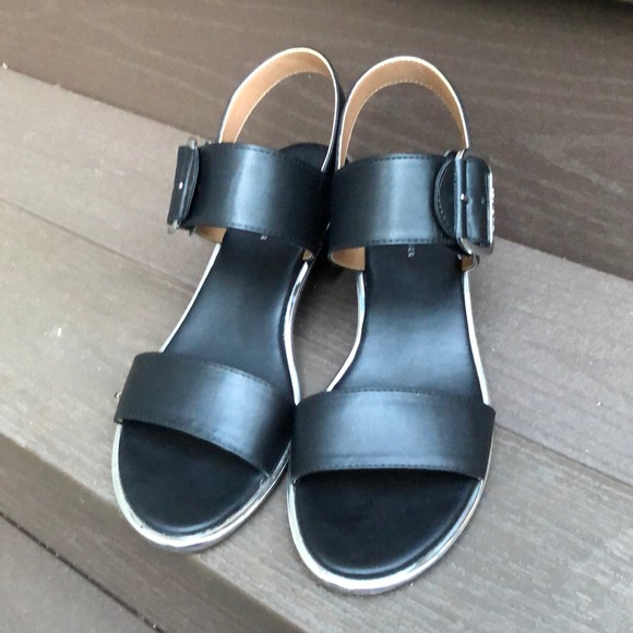 Tommy Hilfiger Shoes - Tommy Hilfiger sandals